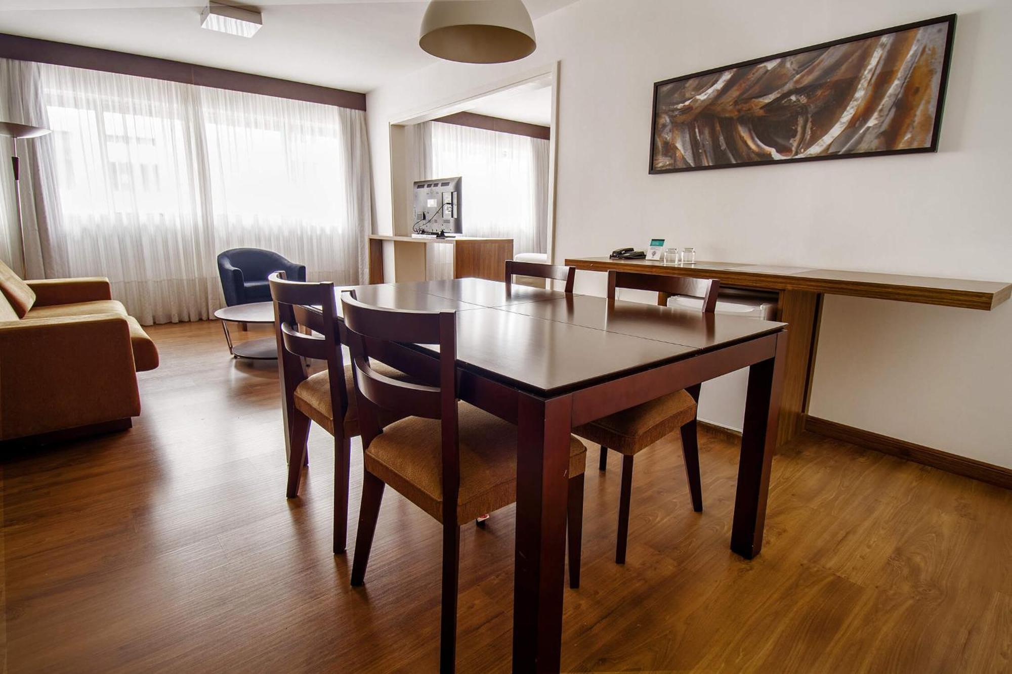 Hotel Deville Curitiba Dış mekan fotoğraf