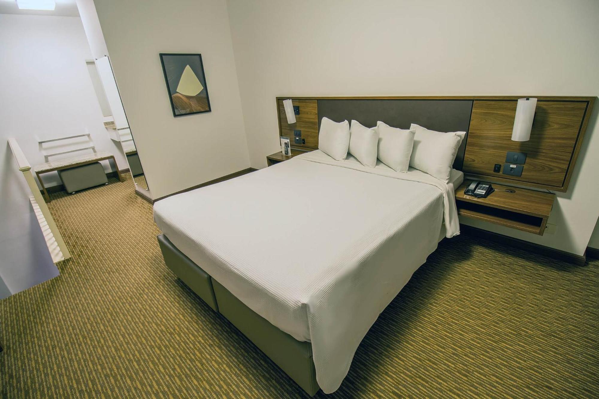 Hotel Deville Curitiba Dış mekan fotoğraf