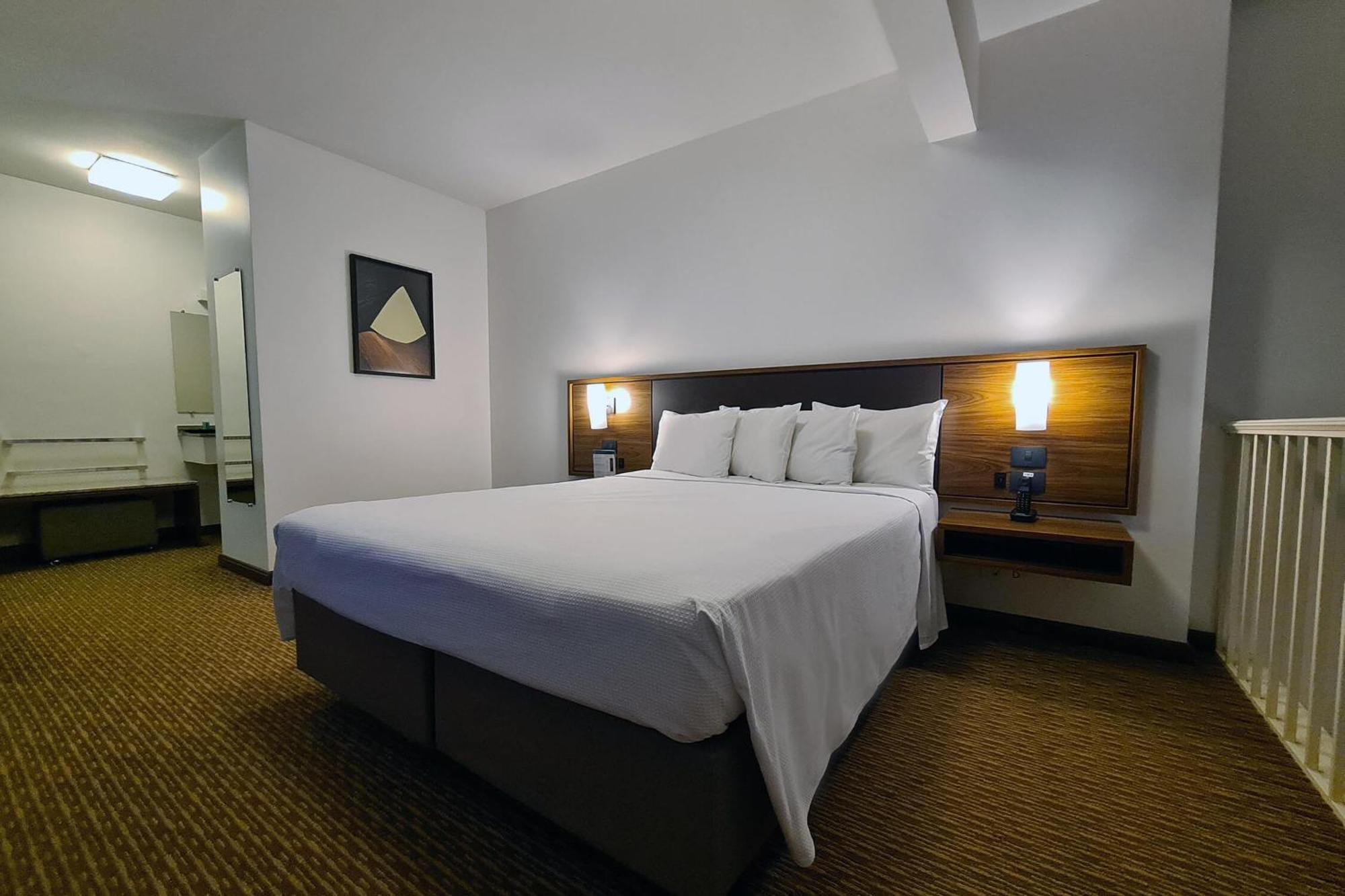 Hotel Deville Curitiba Dış mekan fotoğraf