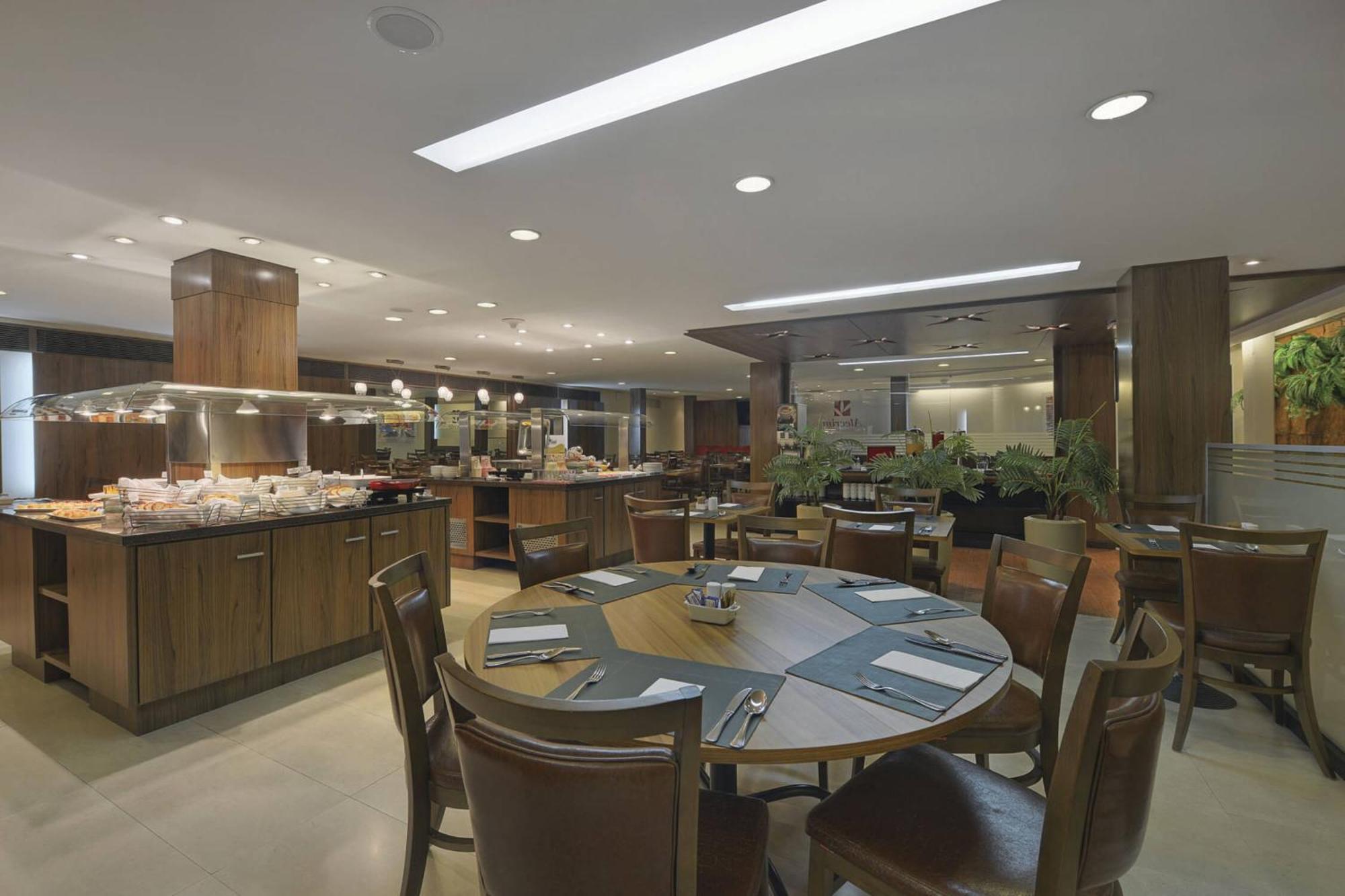 Hotel Deville Curitiba Dış mekan fotoğraf
