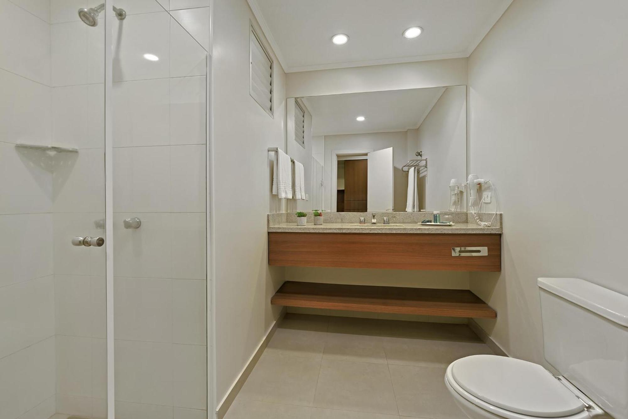 Hotel Deville Curitiba Dış mekan fotoğraf